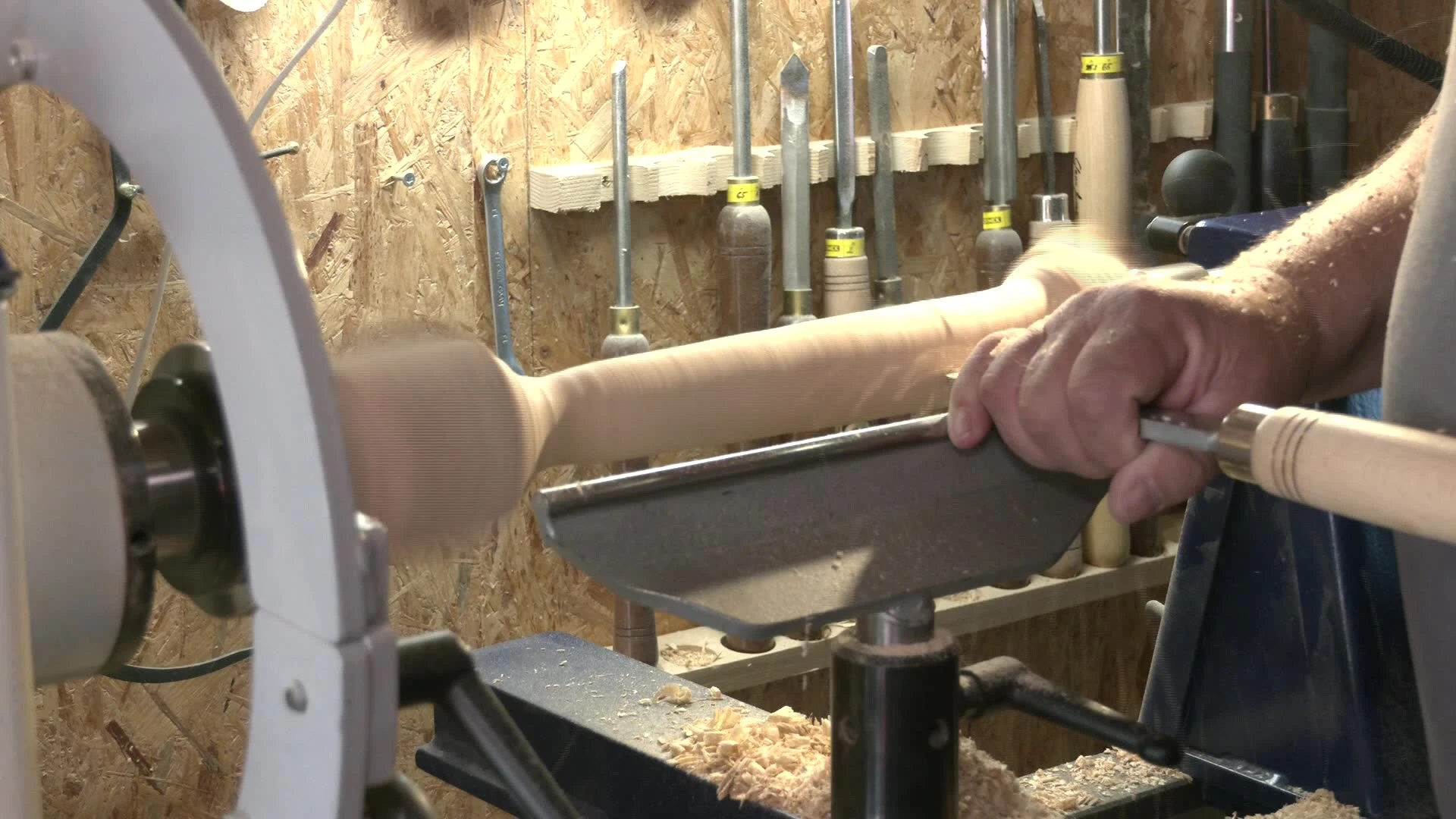 Handwerk mal anders  Der Dildo-Drechsler aus Drachselsried
