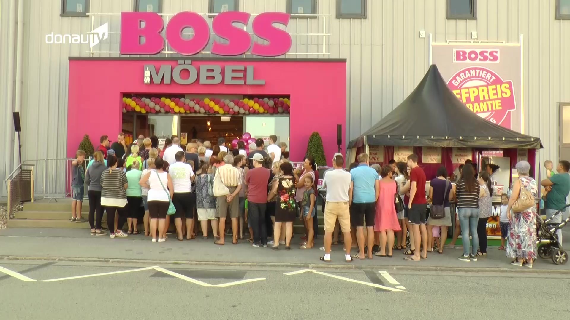 Eröffnung erste Möbel-Boss-Filiale nach Übernahme (Deggendorf)
